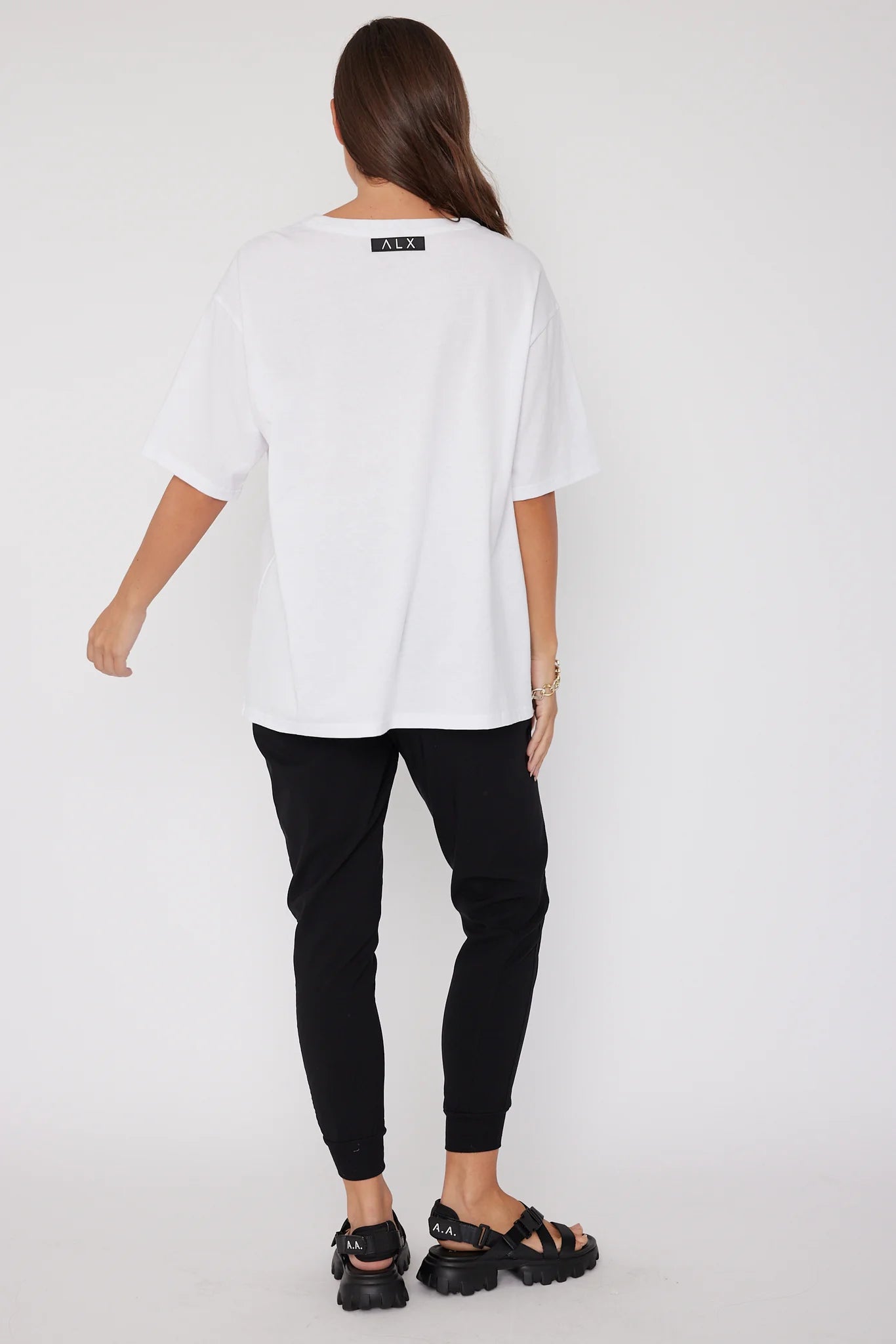 Alexandra - NIX V-Neck Tee