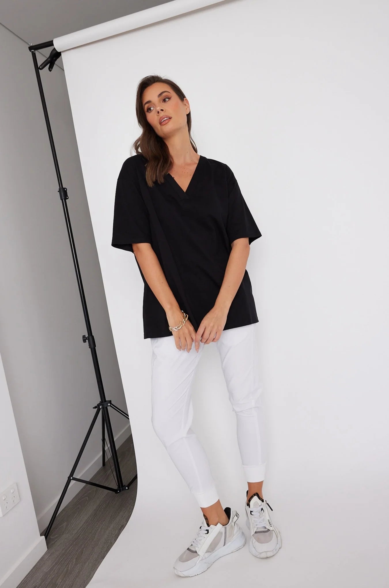 Alexandra - NIX V-Neck Tee