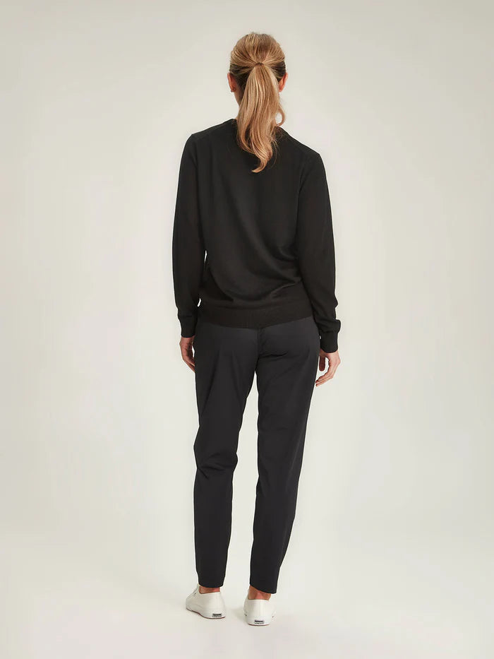 Caroline Sills - Laura Pant