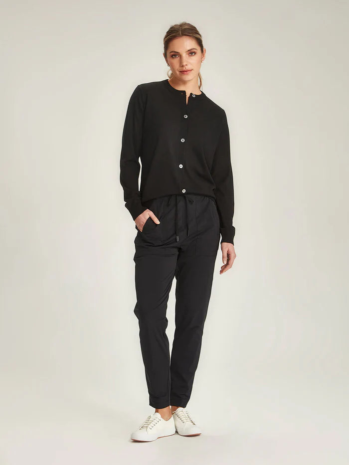 Caroline Sills - Laura Pant