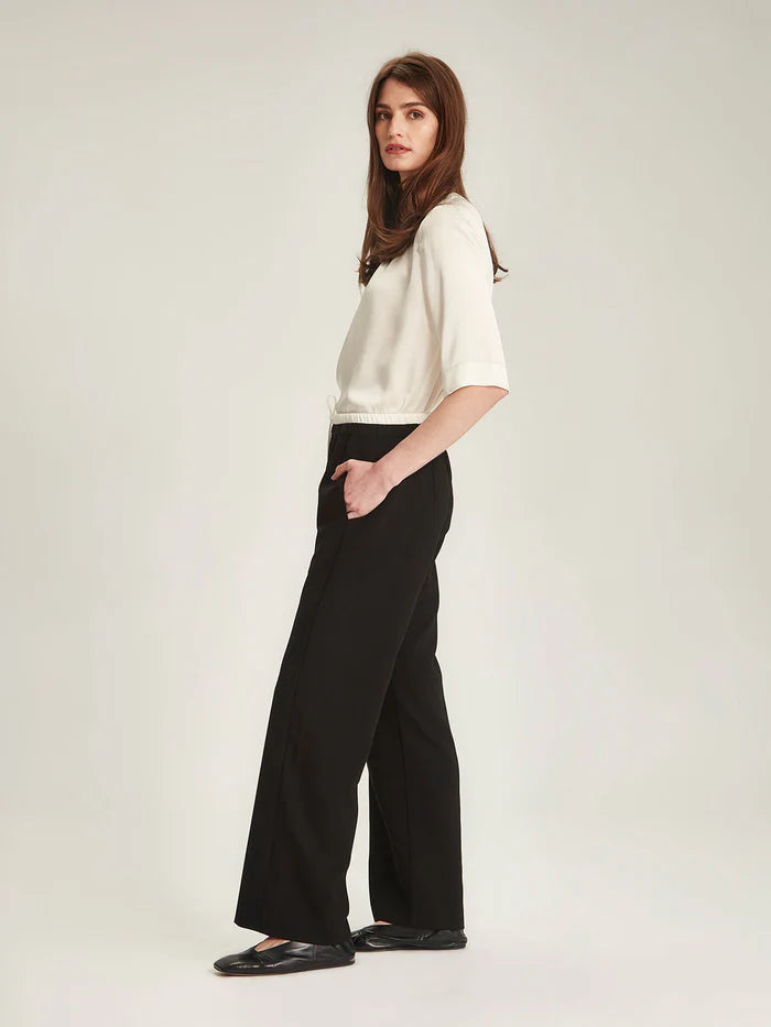 Caroline Sills -Yumi Pant