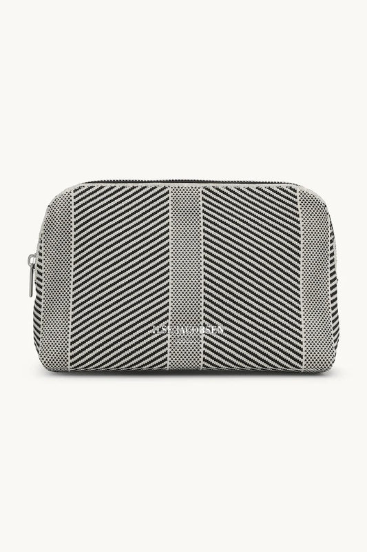 Ilse Jacobsen - Knitted Make up Bag