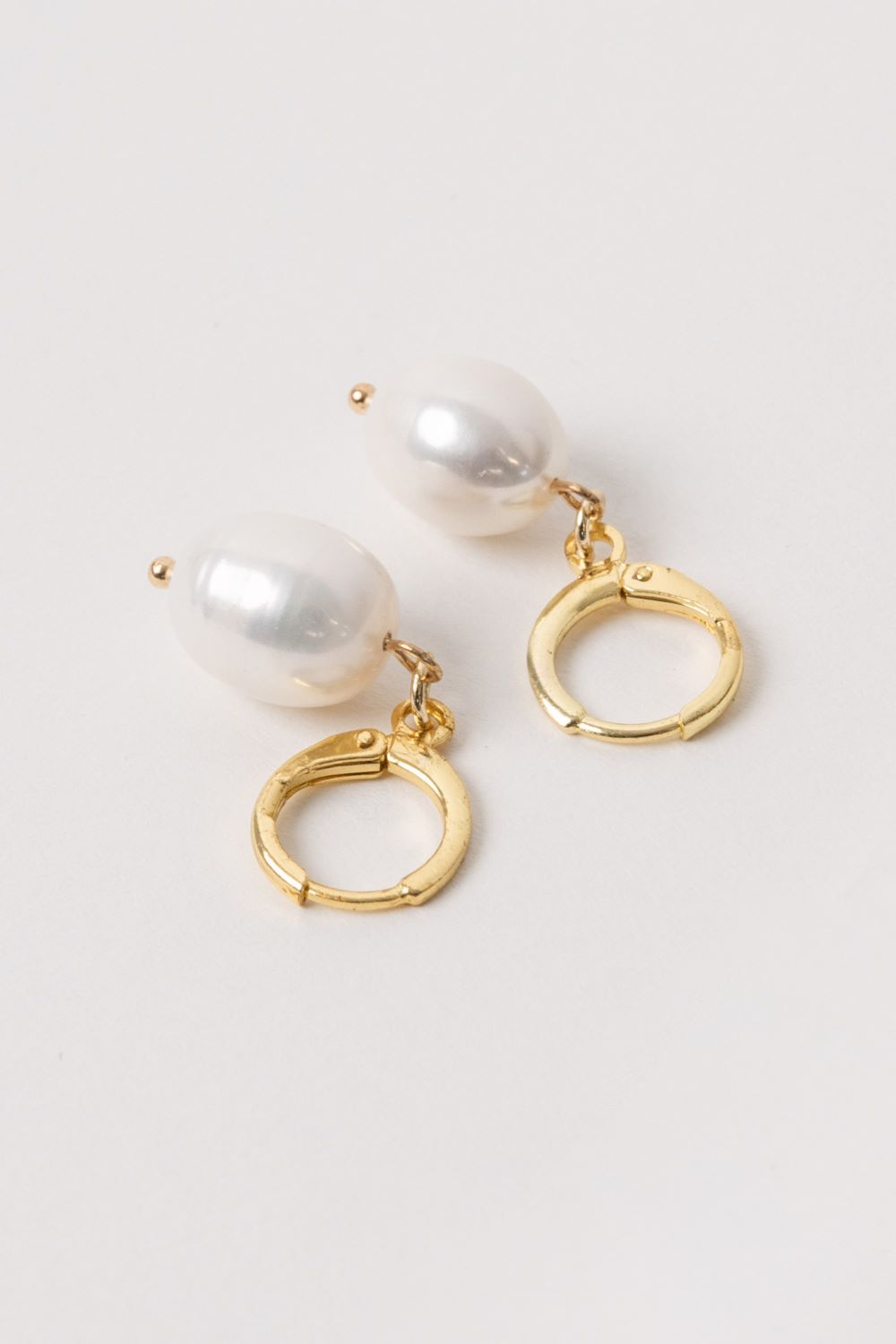 Mé The Label - Mini Pearl Hoops