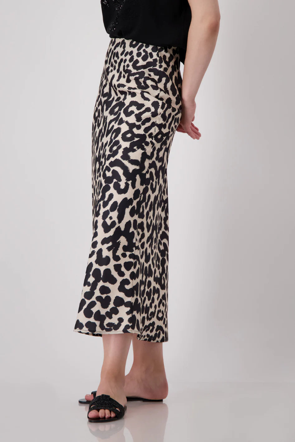 Monari - Leopard Print Satin Midi Skirt