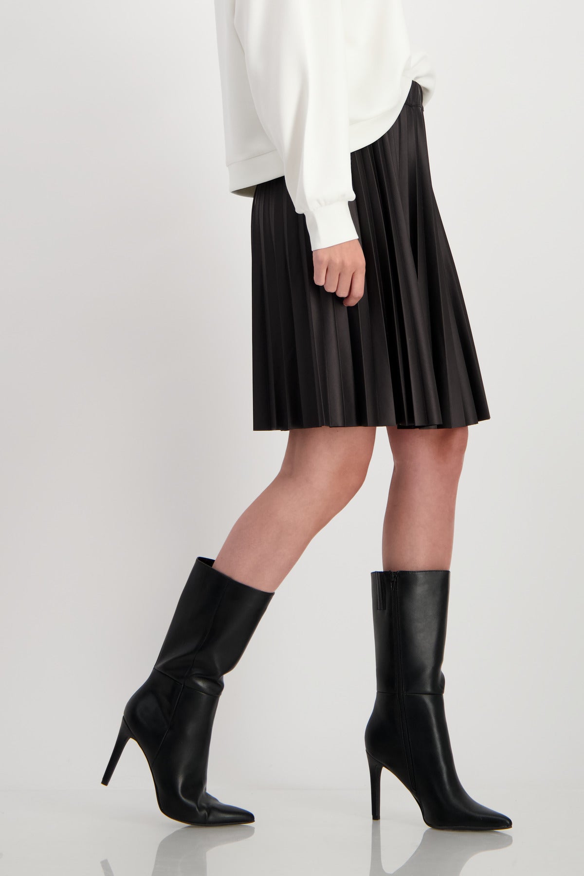 Monari - Pleat Skirt