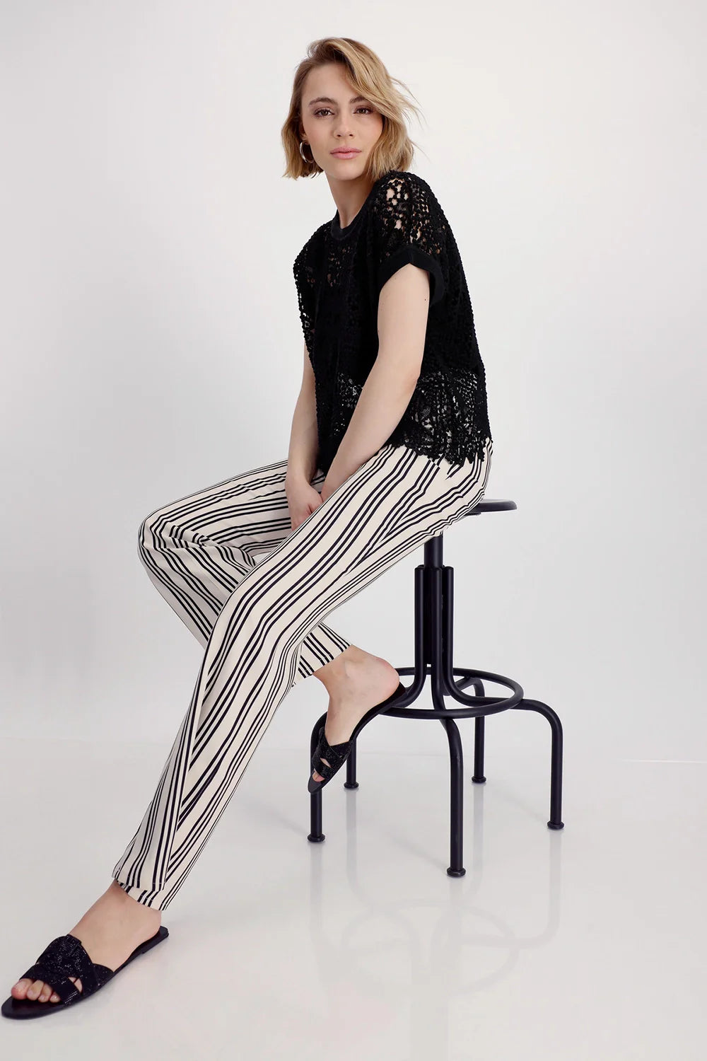 Monari - Round Neck Lace Top