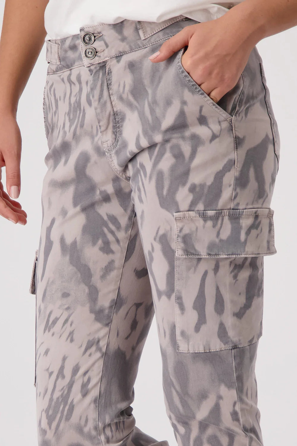 Monari - Tiger Print Cargo Pants