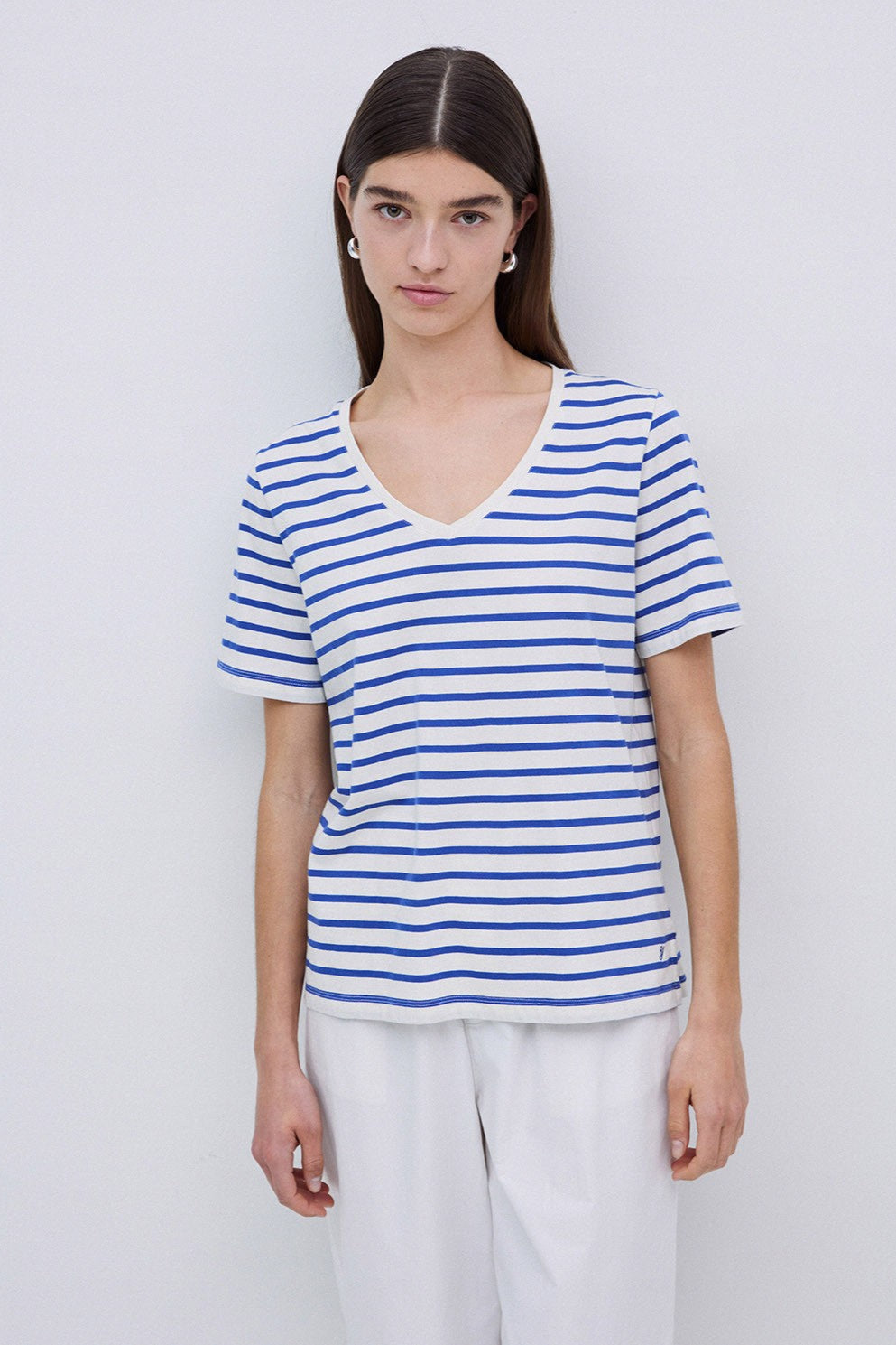 Yerse - 100% Organic Cotton V-Neck T-Shirt