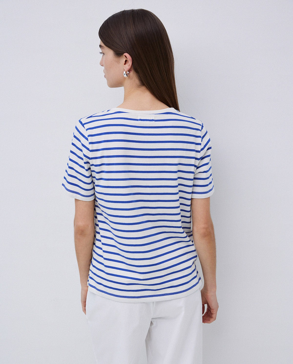 Yerse - 100% Organic Cotton V-Neck T-Shirt