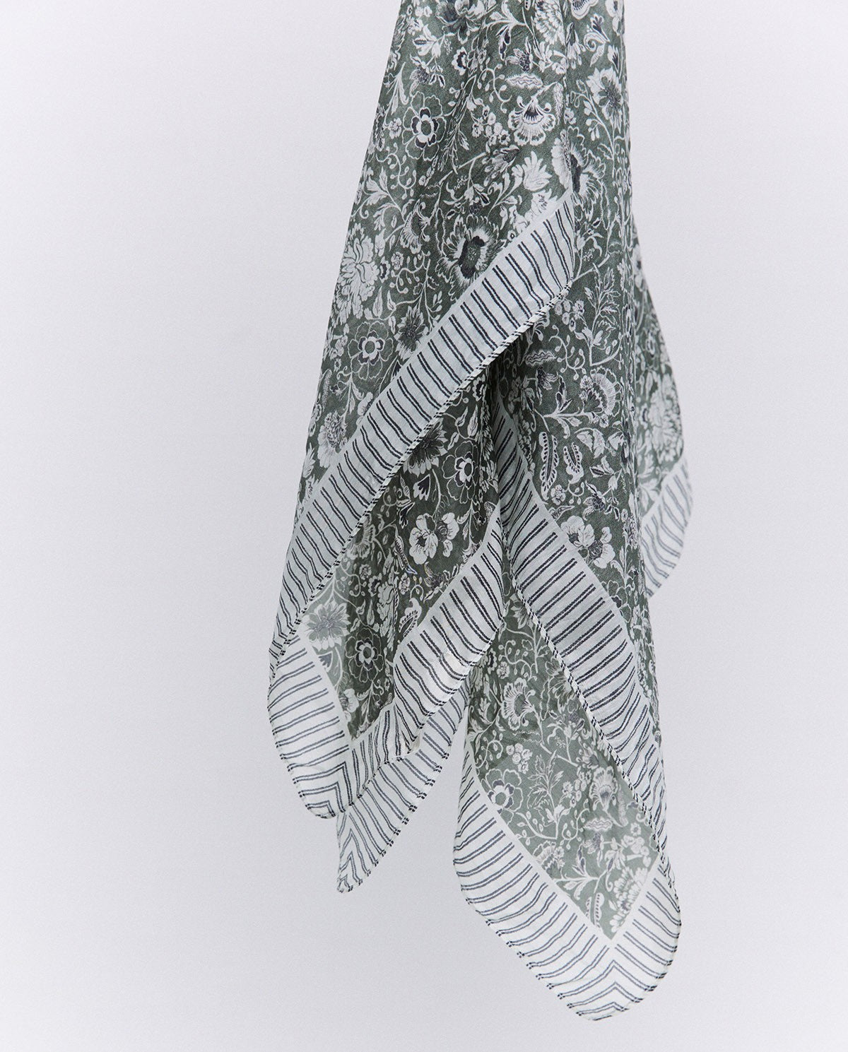 Yerse - 100% Silk Floral Bandana