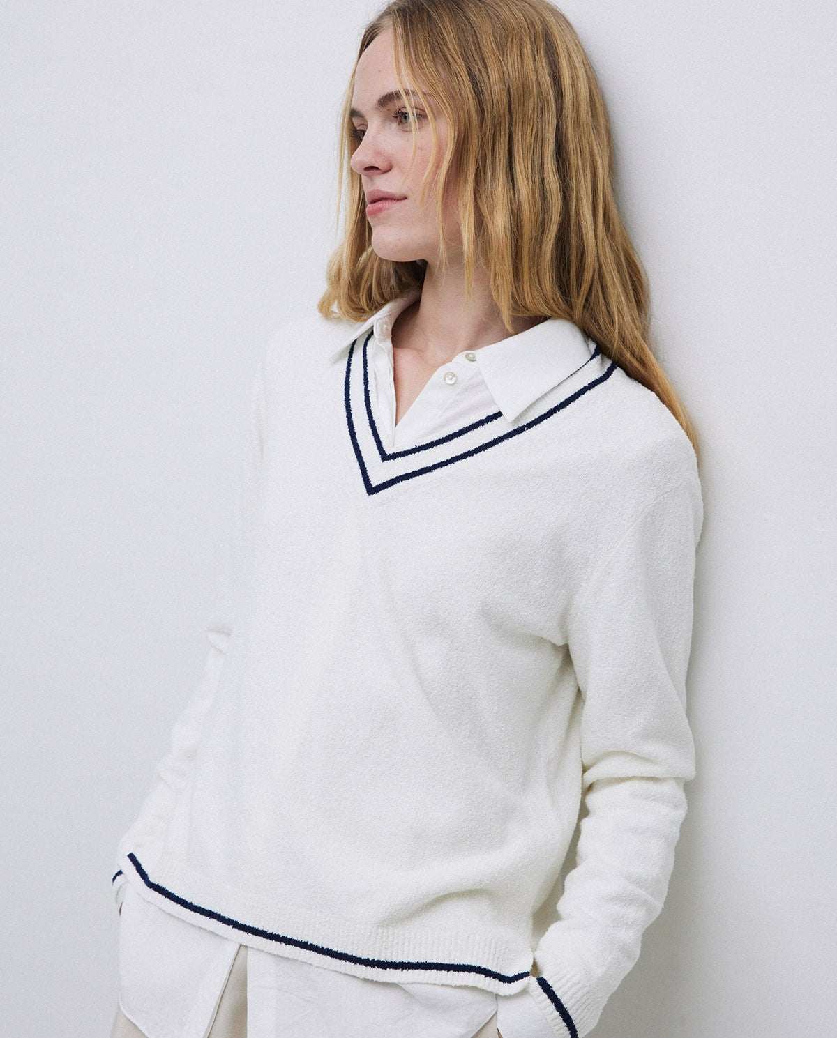 Yerse - V-Neck Contrast Jumper