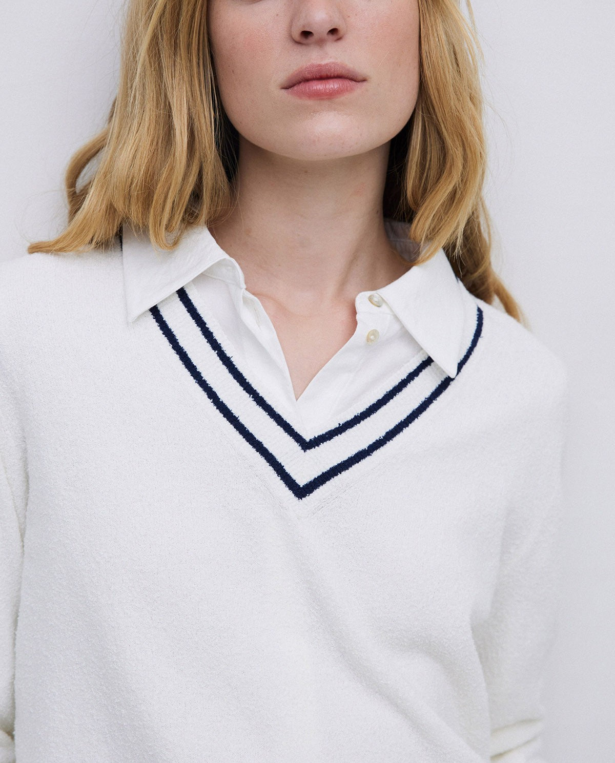 Yerse - V-Neck Contrast Jumper