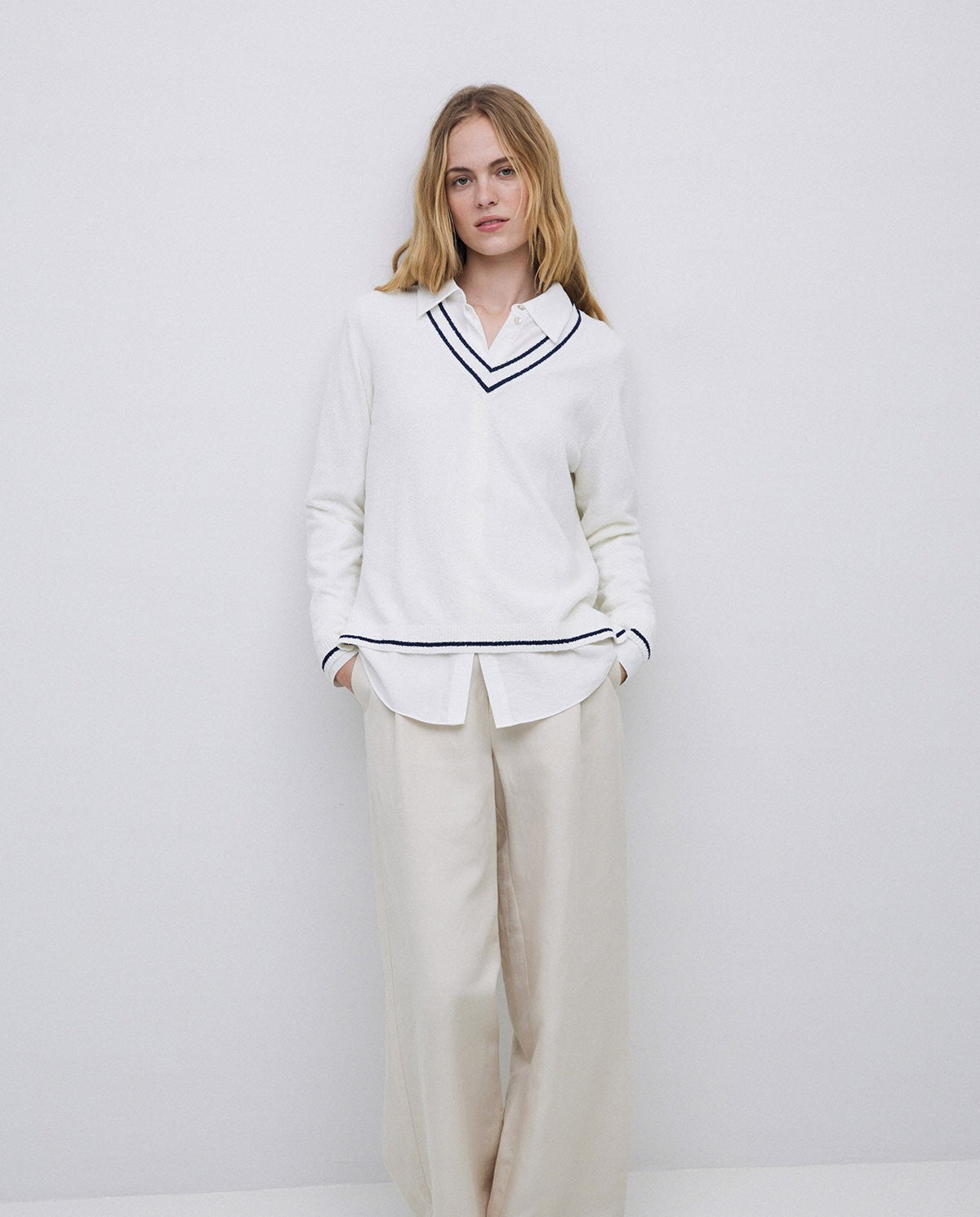 Yerse - V-Neck Contrast Jumper