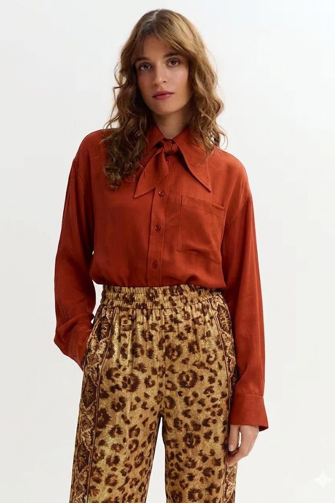 Essentiel Antwerp - Jordana Oversized Tie Collar Shirt