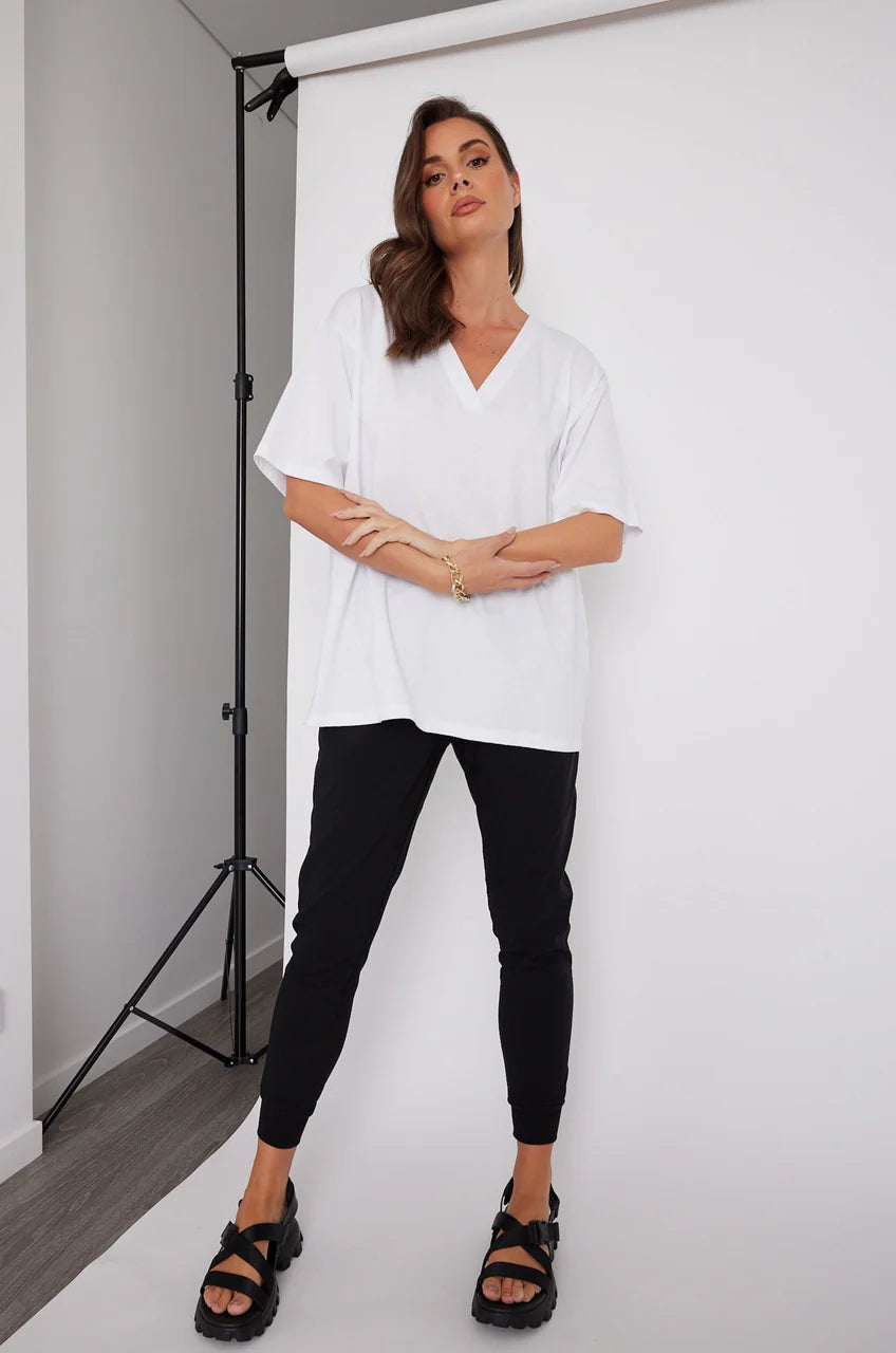 Alexandra - Nix V Neck Tee