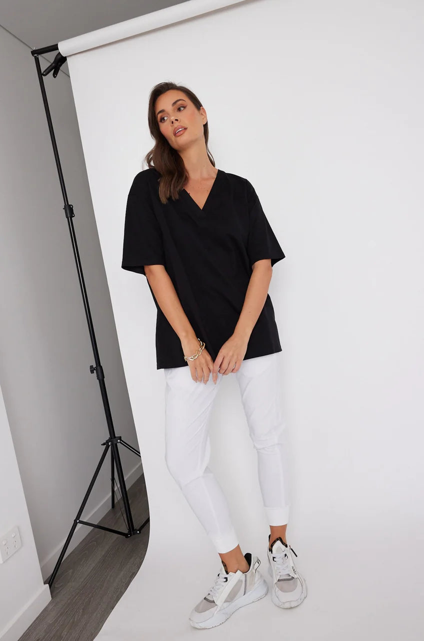 Alexandra - Nix V Neck Tee