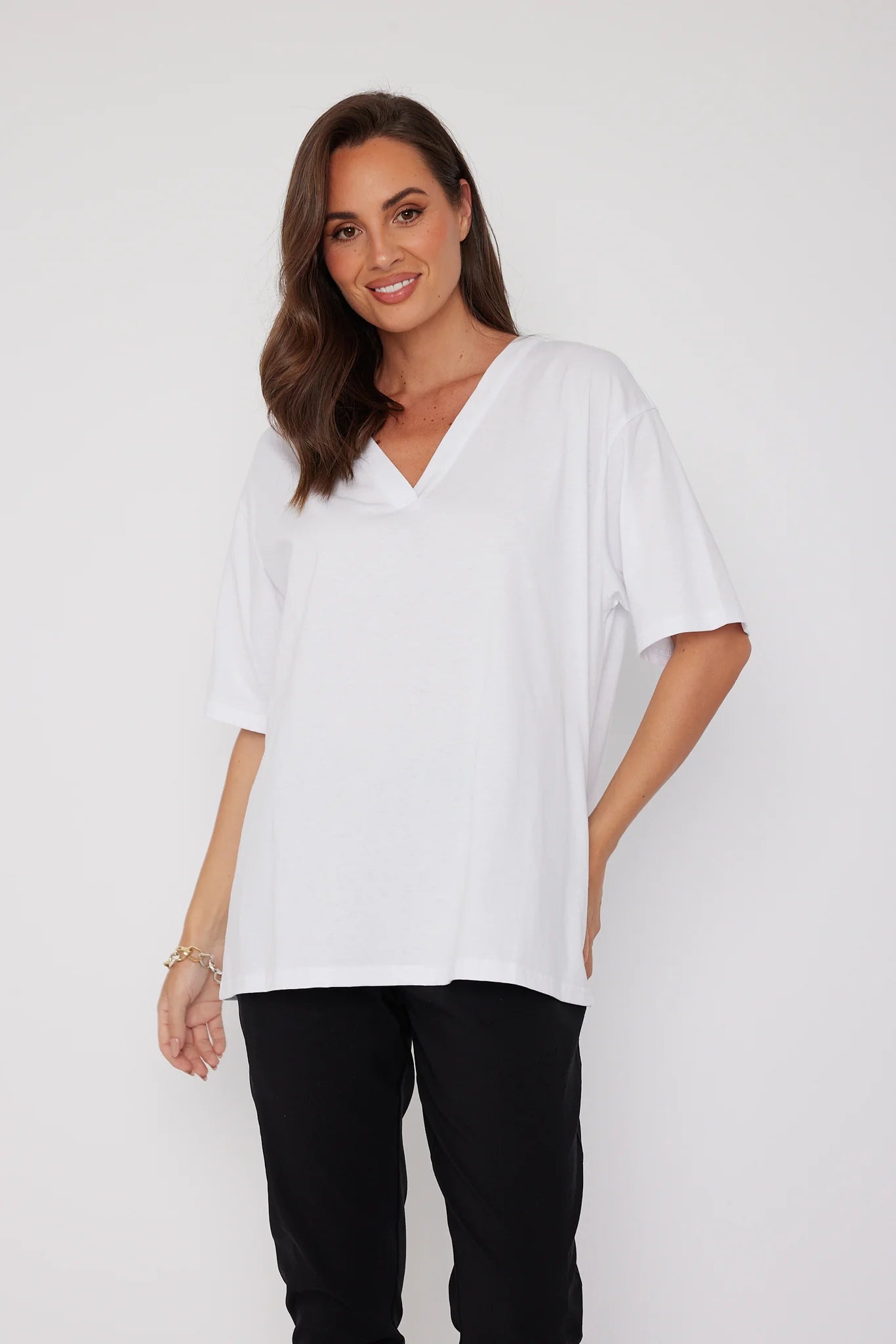 Alexandra - NIX V-Neck Tee