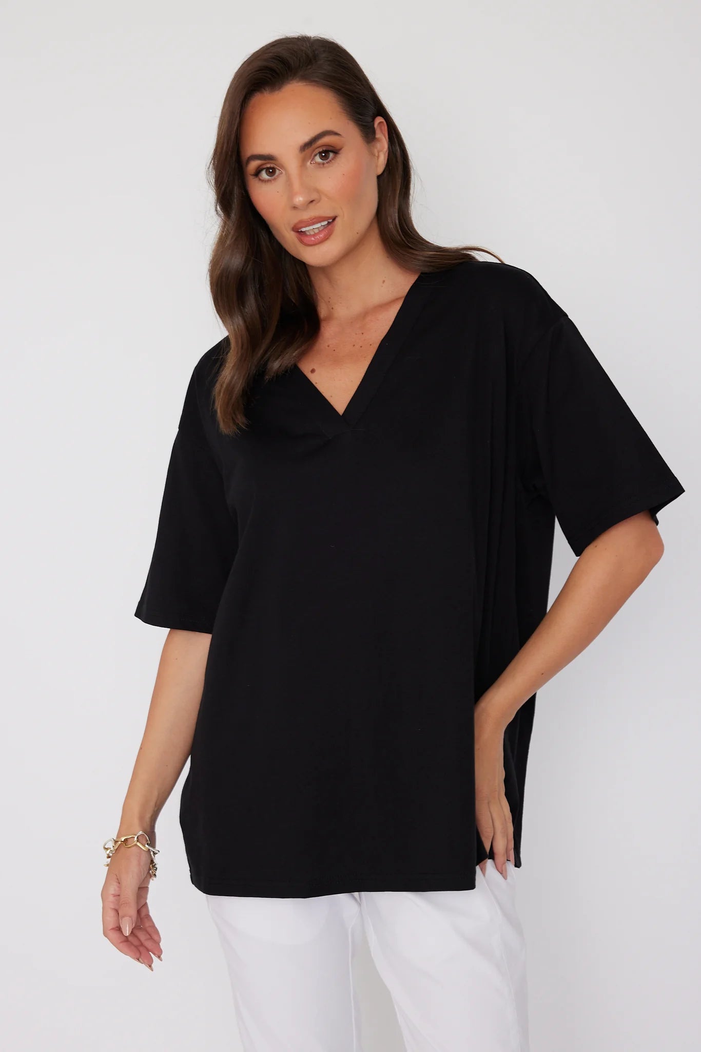 Alexandra - NIX V-Neck Tee