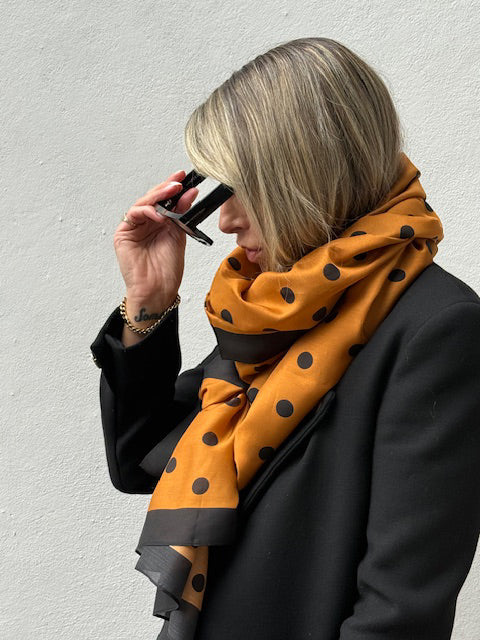 Dark Hampton - The Gallagher Versatile Scarf