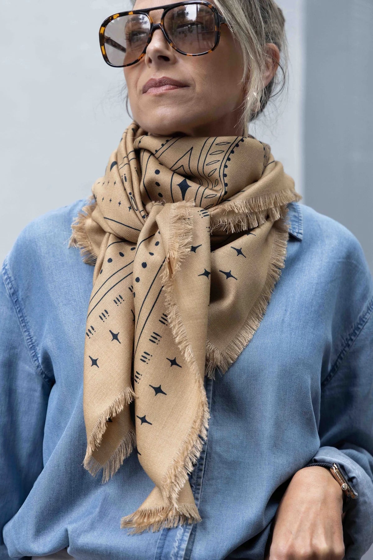 Dark Hampton - The Holden Scarf