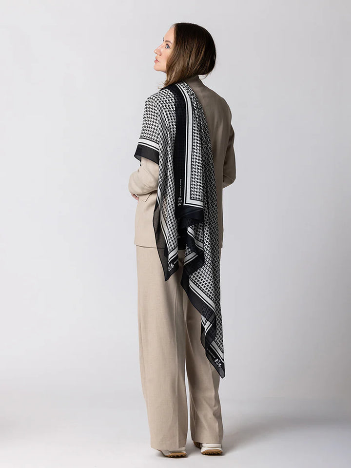 Dark Hampton - The Hunter Scarf
