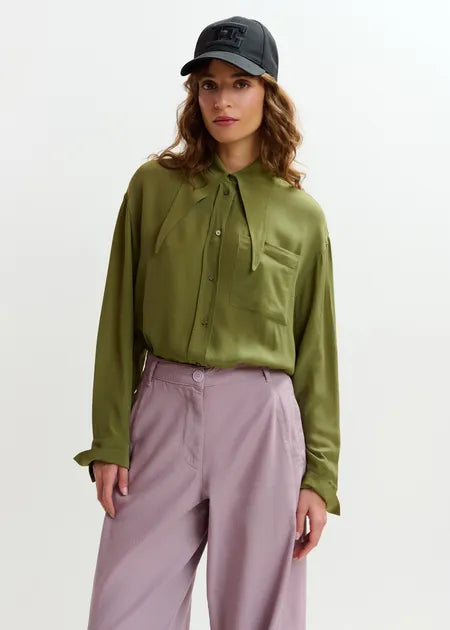 Essentiel Antwerp - Jordana Oversized Tie Collar Shirt