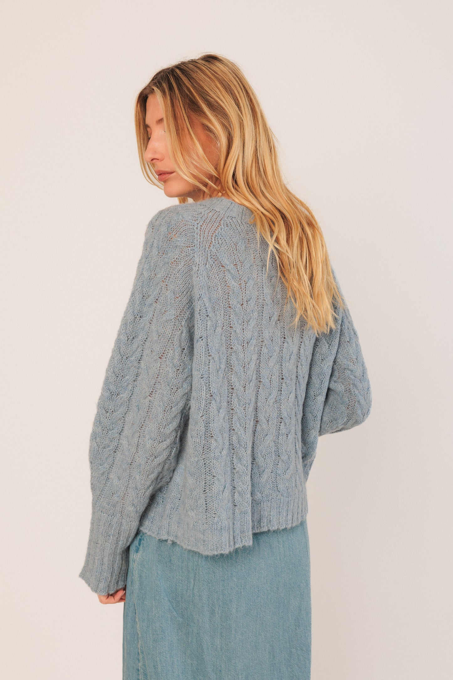 INDI&COLD - Cable Knit Crop Sweater