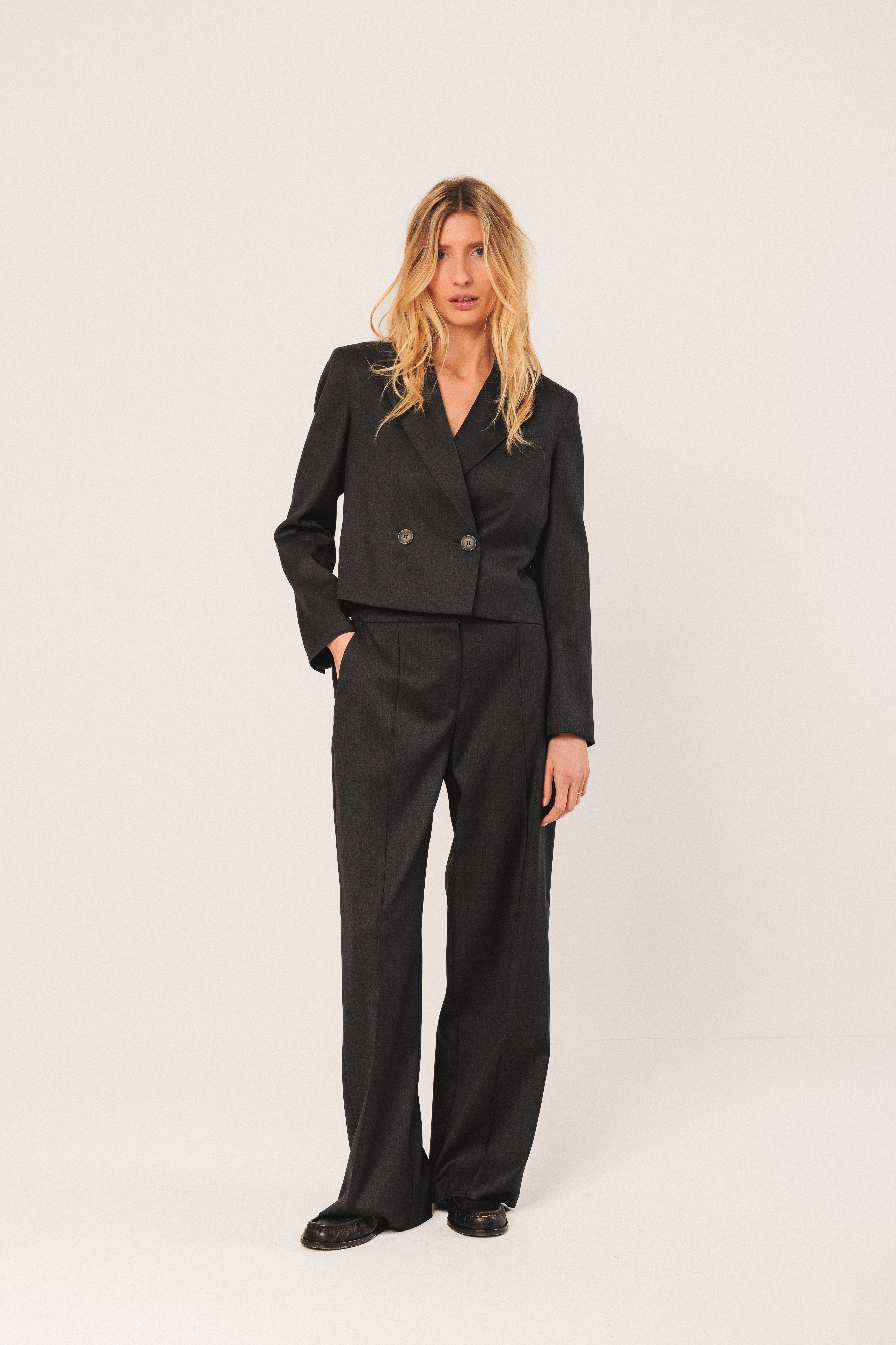 INDI&COLD - Lapel Crop Blazer