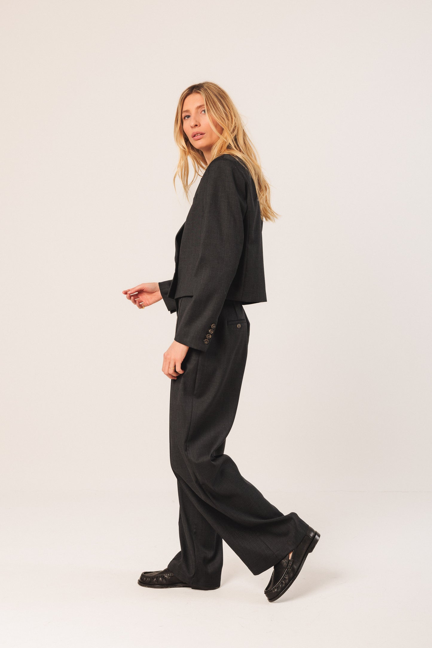 INDI&COLD - Lapel Crop Blazer