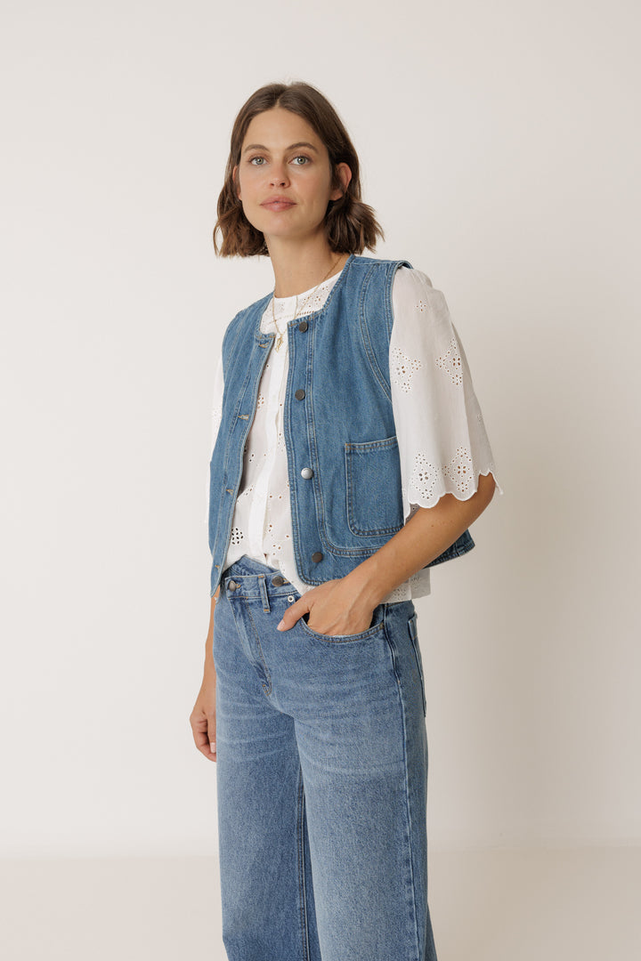 Indi &amp; Cold - Boxy Shirt with Schiffli Embroidery