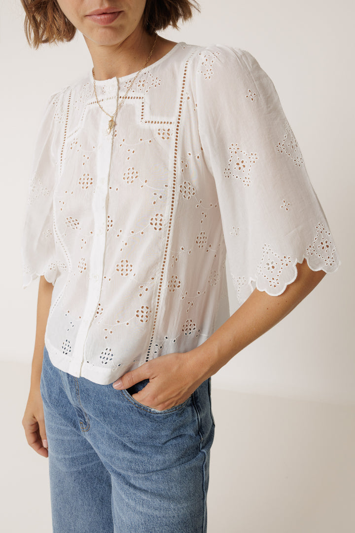 Indi &amp; Cold - Boxy Shirt with Schiffli Embroidery