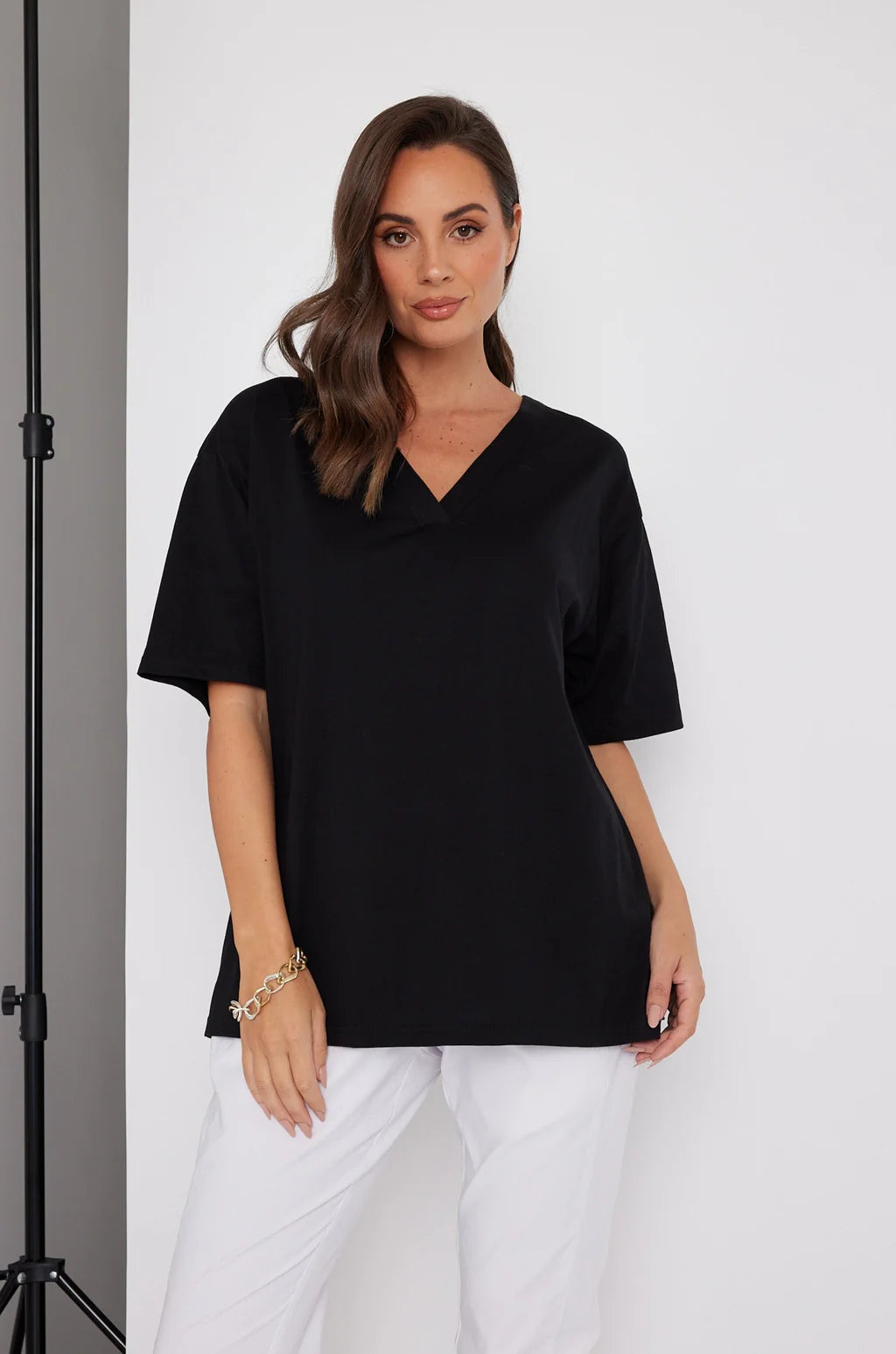 Alexandra - Nix V Neck Tee