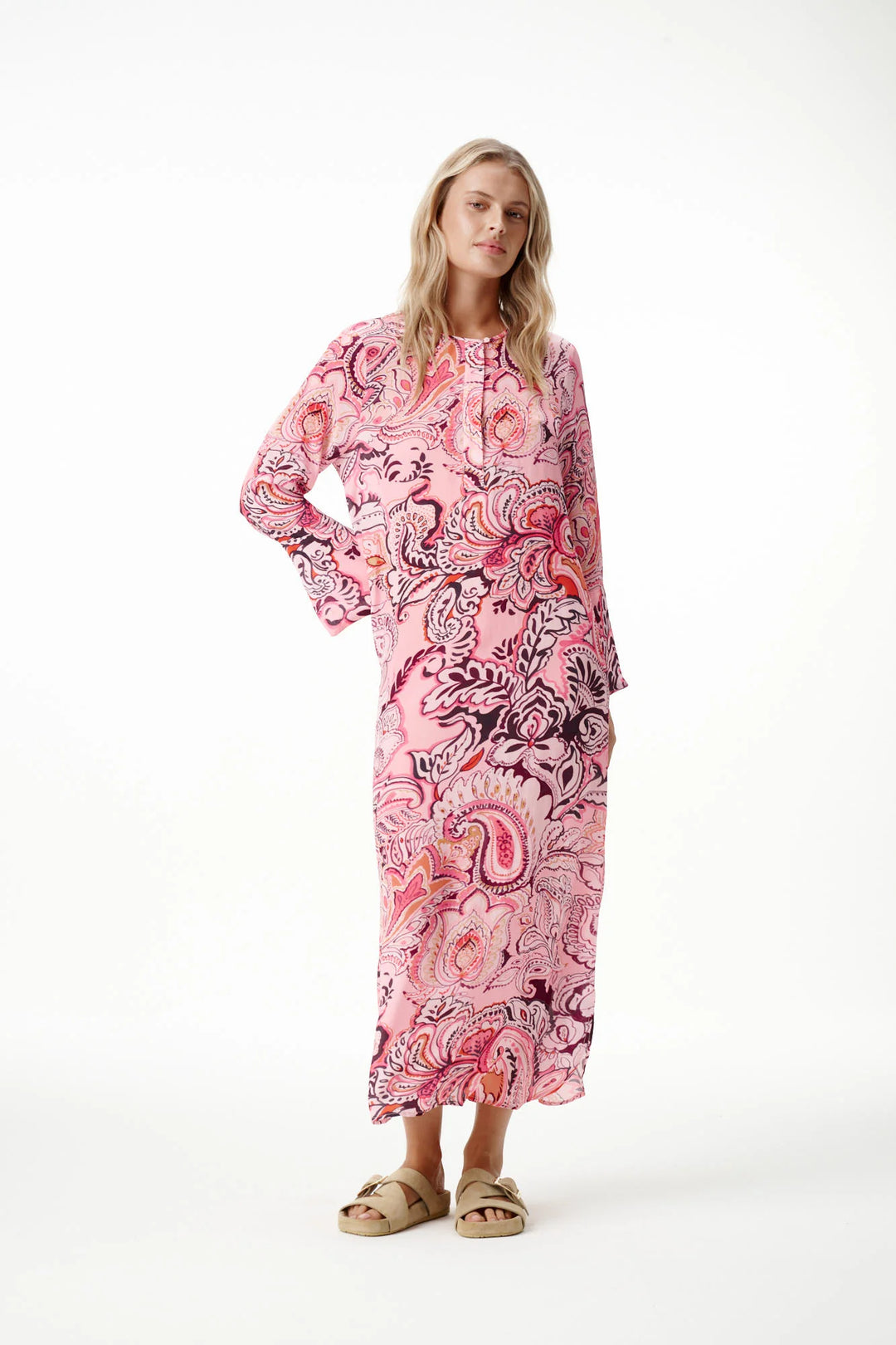 oneseason - Mila Viscose/Crepe Dress in Rosewater Paisley