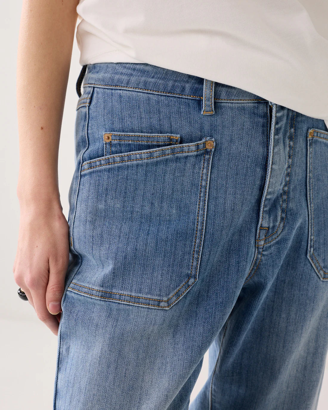 SUMMUM - Tapered Mid-rise Jeans