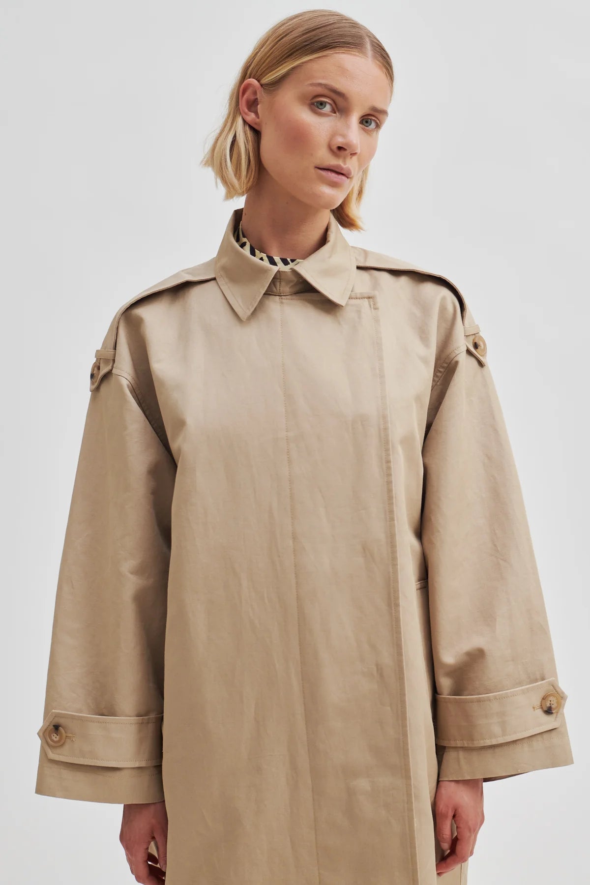 Second female 2025 trench coat