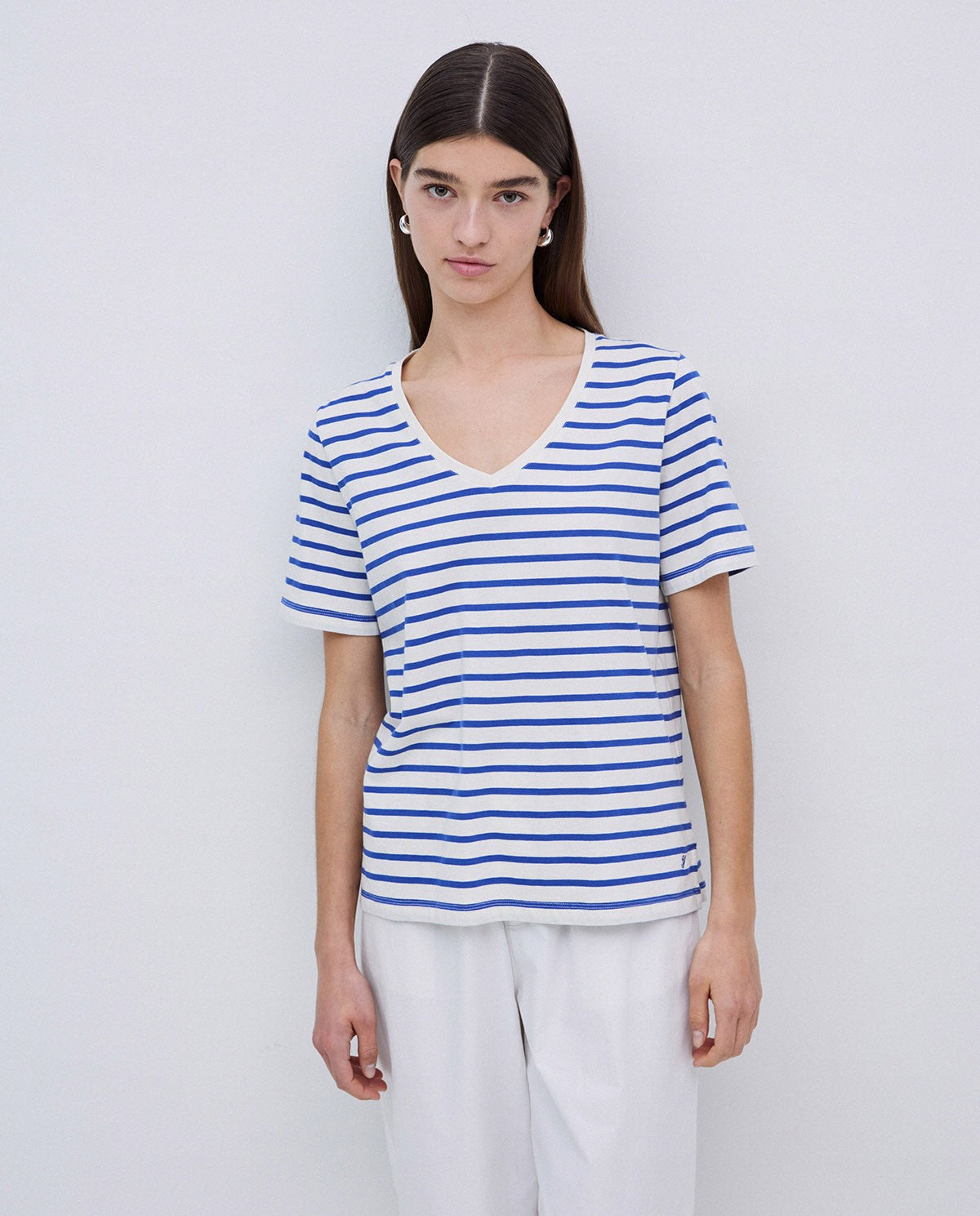 Yerse - 100% Organic Cotton V-Neck T-Shirt
