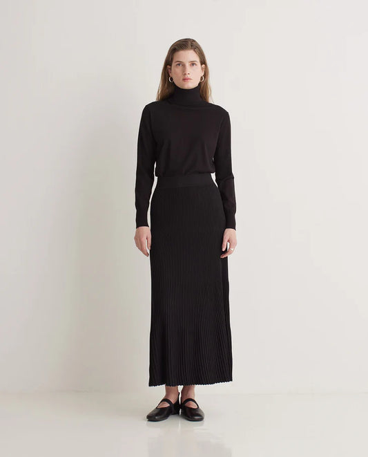 Yerse - Pleated Midi Skirt