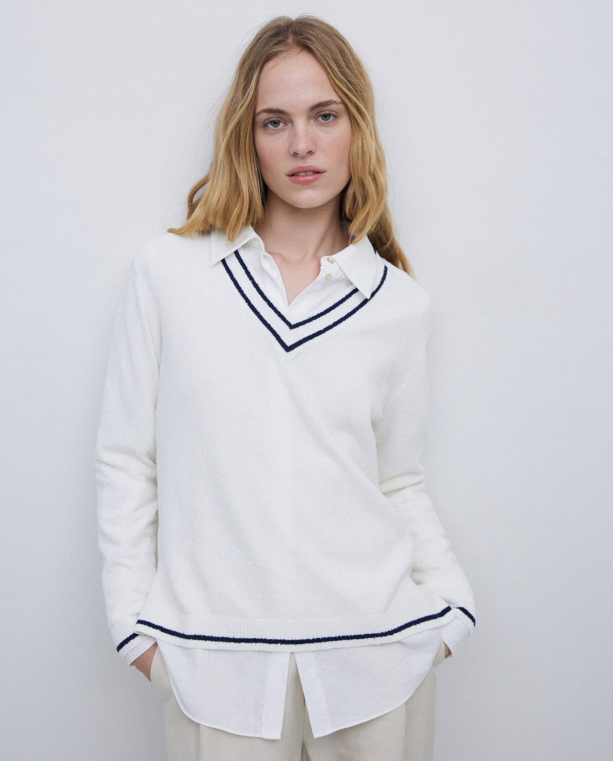 Yerse - V-Neck Contrast Jumper
