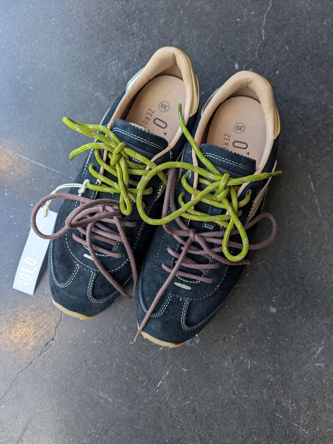 Zero Cent Cinq - Astra Black and Gold Sneaker